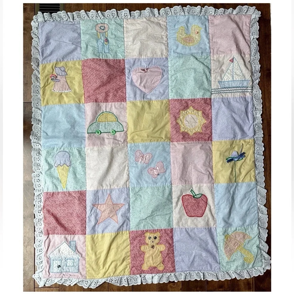 Vintage Handmade Baby Quilt Blanket with Eyelet Trim Approx 43